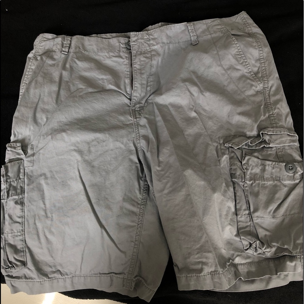 Grey cargo shorts!